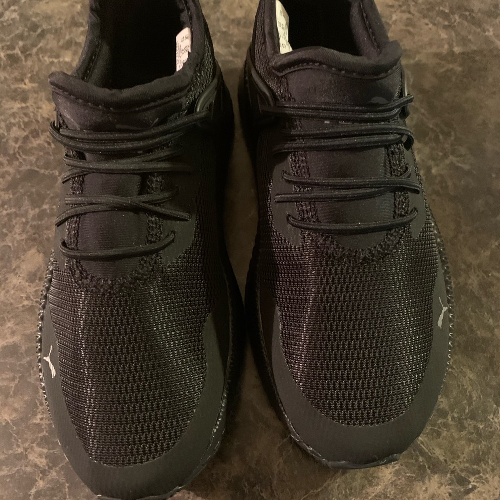 Boys Size 1 PUMA all black slip on sneakers NWOT